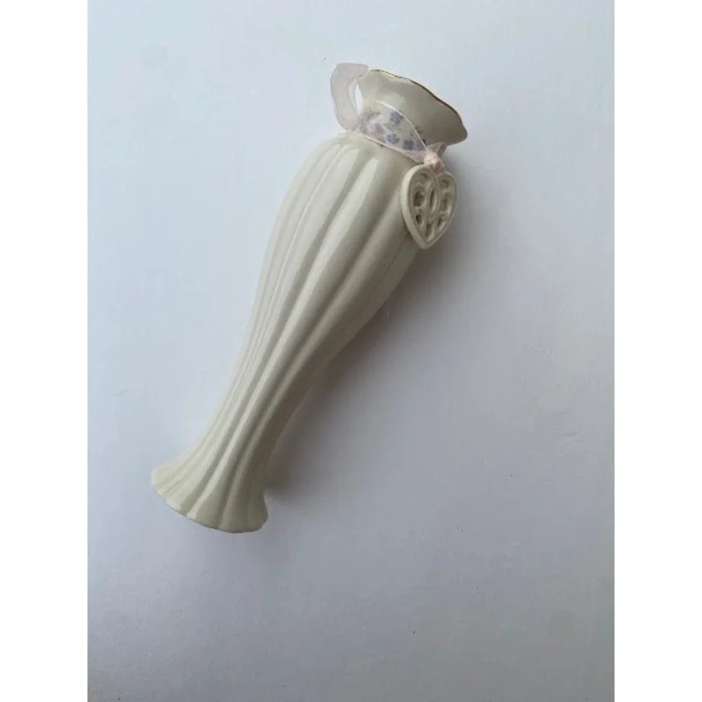 Lenox Ivory Porcelain Bud Vase Gold‎ Trim Heart Charm Floral Ribbon Handcrafted